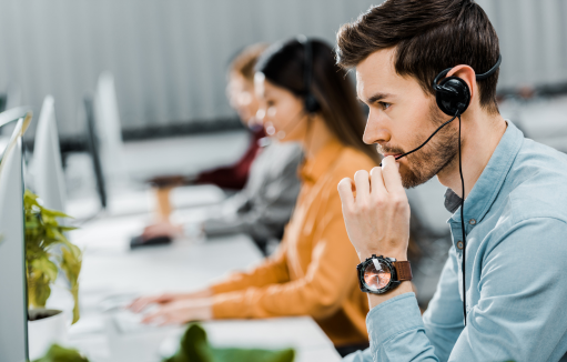 Why Your Contact Center Might Lack Customer Service and 7 Ways to Fix It